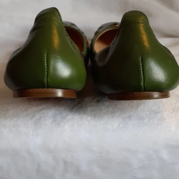 Boutique 9 Leather 7.5 Green flats - Picture 3 of 7